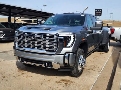 New 2026 GMC Sierra 3500 Denali w/ LPO, Black Badging Package image 7