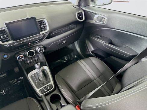 Certified 2025 Hyundai Venue SEL image 26