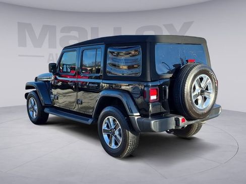 Used 2023 Jeep Wrangler Unlimited Sahara AWD/4WD image 3
