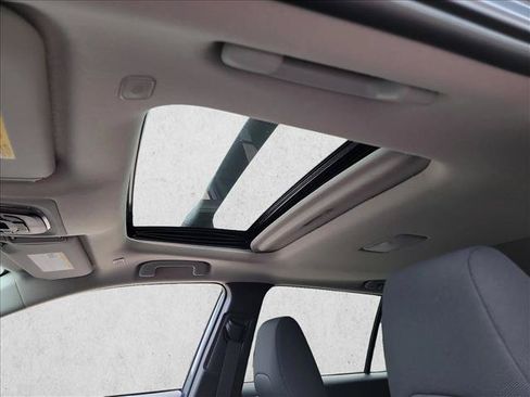 Used 2026 Toyota Corolla Cross LE w/ Moonroof Package FWD image 16