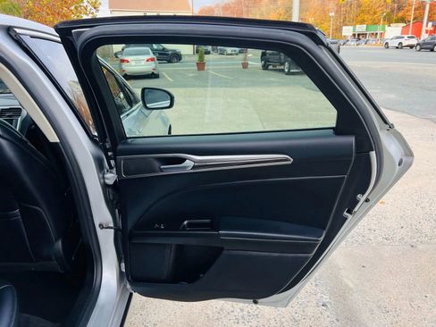 Used 2019 Ford Fusion SEL image 19