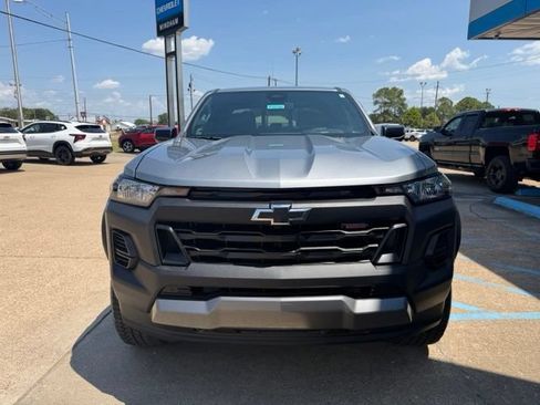 Used 2023 Chevrolet Colorado Trail Boss AWD/4WD image 2