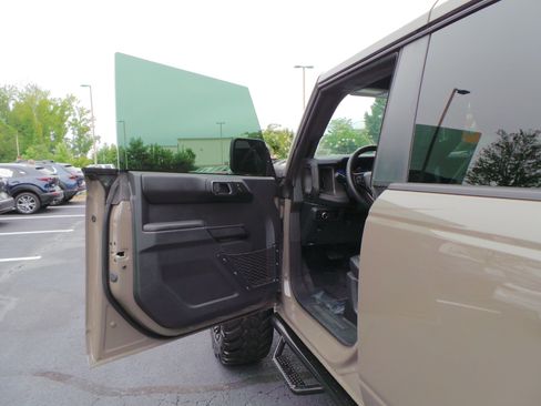 Used 2025 Ford Bronco Badlands AWD/4WD image 31