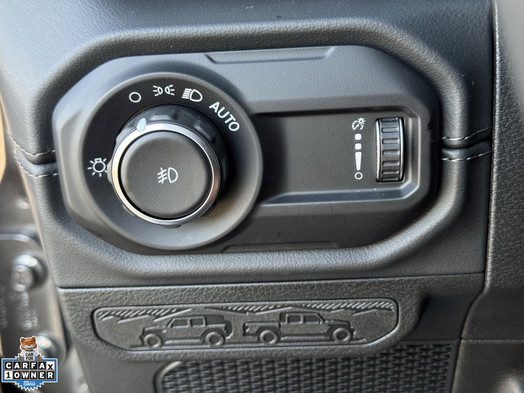 Used 2026 Jeep Wrangler Unlimited Sahara AWD/4WD image 25