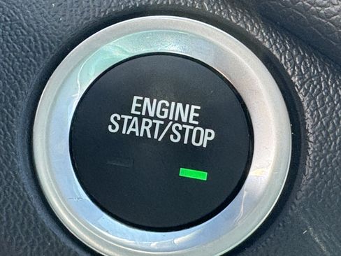 Used 2019 Chevrolet Equinox LT FWD image 29