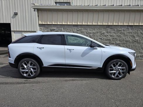 New 2026 Cadillac Optiq Luxury 2 AWD/4WD image 10