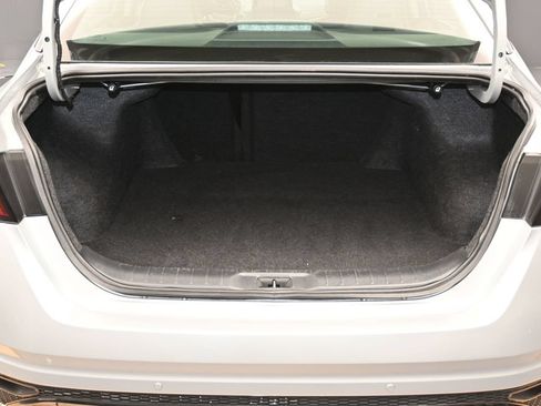 Used 2024 Nissan Altima 2.5 SR FWD image 15