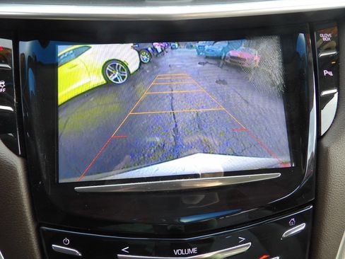 Used 2013 Cadillac XTS Luxury image 16