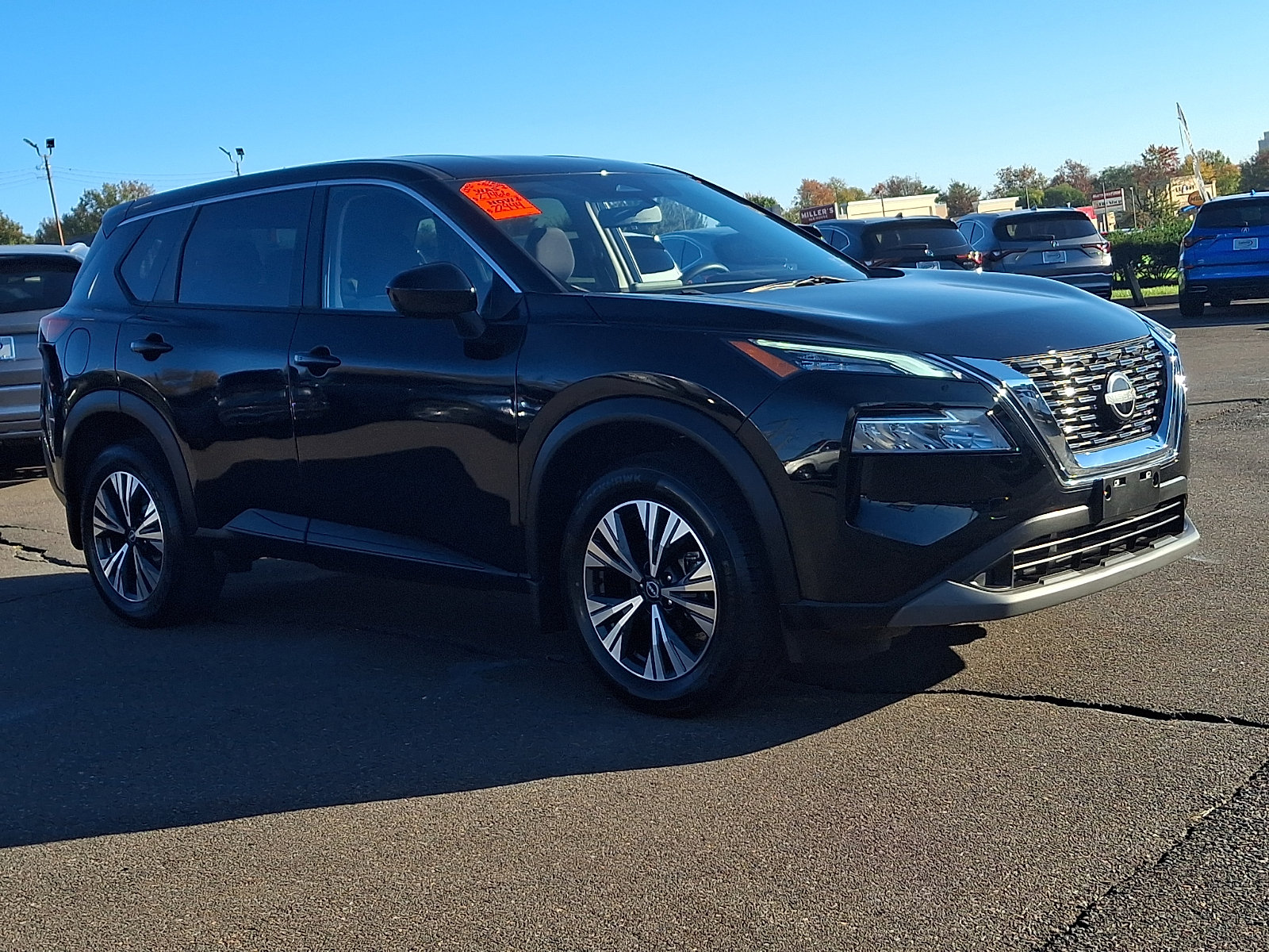 Used 2023 Nissan Rogue SV AWD/4WD image 3