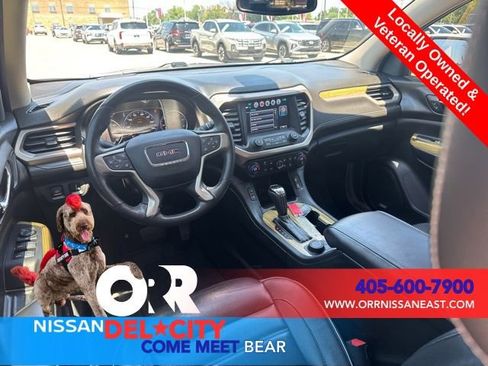 Used 2018 GMC Acadia Denali w/ Technology Package FWD image 11