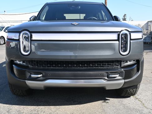 Used 2023 Rivian R1T Adventure image 5