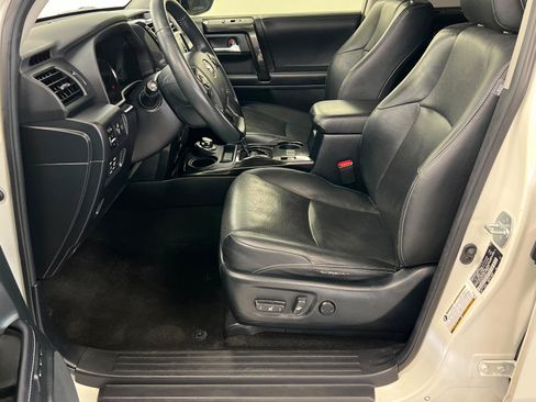 Used 2020 Toyota 4Runner Limited AWD/4WD image 18