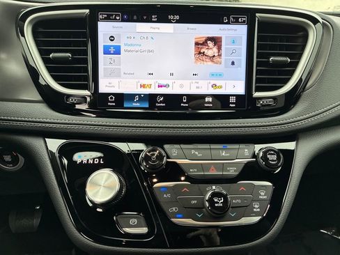 New 2026 Chrysler Pacifica Select w/ S Appearance Package image 19