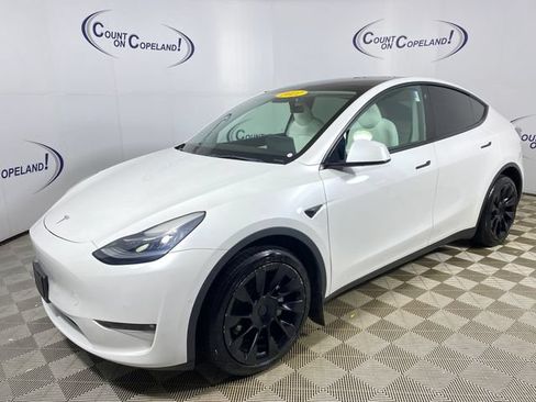 Used 2021 Tesla Model Y Long Range AWD/4WD image 3