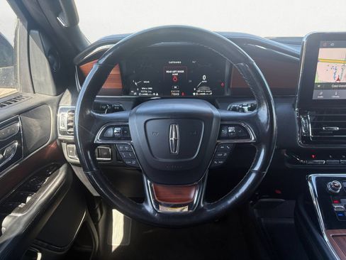 Used 2020 Lincoln Navigator Reserve AWD/4WD image 9