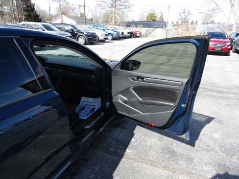 Used 2020 Volkswagen Passat 2.0T R-Line image 27