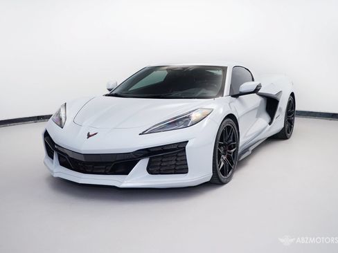 Used 2024 Chevrolet Corvette Z06 w/ Stealth Interior Trim Package RWD image 2