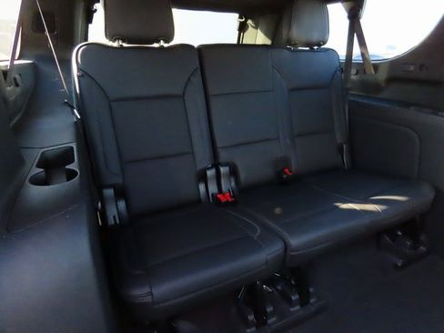 Used 2021 GMC Yukon XL Denali image 14