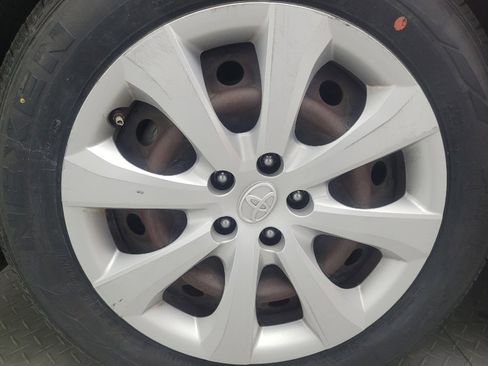 Used 2021 Toyota Corolla LE image 31