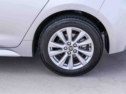 Used 2024 Toyota Corolla SE w/ SE Package FWD image 9