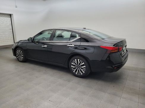 Used 2024 Nissan Altima 2.5 SV FWD image 3