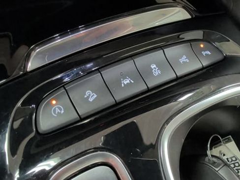 Used 2023 Buick Envision Avenir AWD/4WD image 25