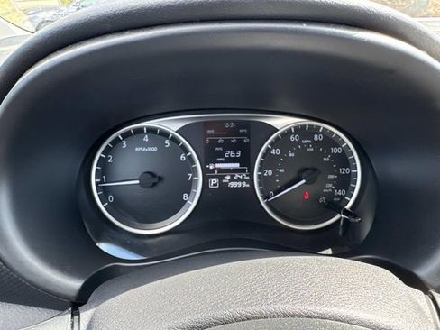 Certified 2024 Nissan Kicks S image 32