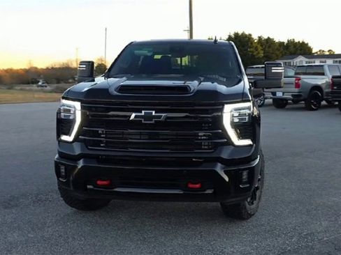 Certified 2025 Chevrolet Silverado 2500 LTZ w/ LTZ Plus Package image 3