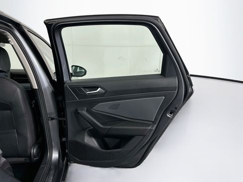 Used 2025 Volkswagen Jetta SE FWD image 30