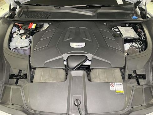 Used 2023 Porsche Cayenne AWD/4WD image 23