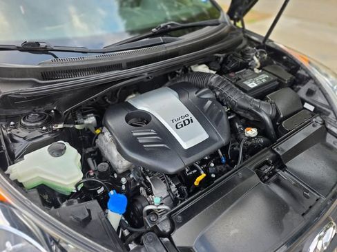 Used 2015 Hyundai Veloster Turbo FWD image 36