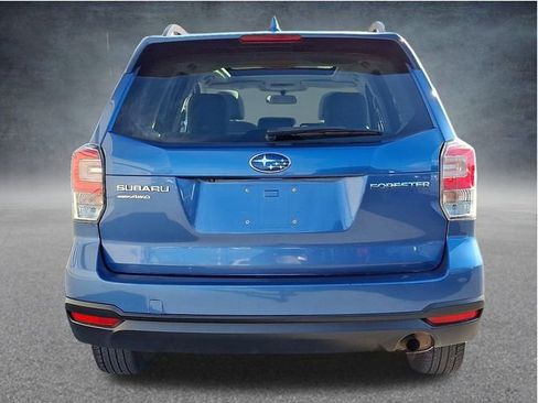 Used 2018 Subaru Forester 2.5i Premium w/ All-Weather Package image 5