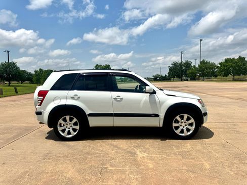 Used 2011 Suzuki Grand Vitara Limited image 26