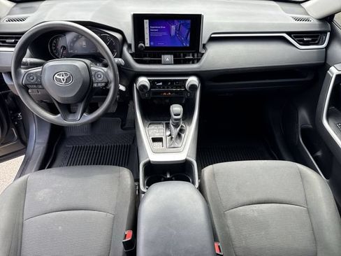 Used 2023 Toyota RAV4 LE AWD/4WD image 19