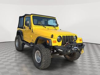 Used 2004 Jeep Wrangler 4WD video 1