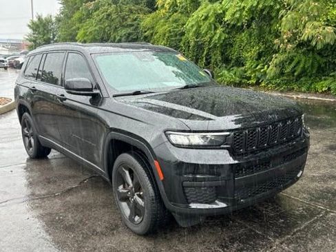 Used 2023 Jeep Grand Cherokee L Laredo AWD/4WD image 3