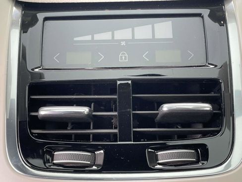 Used 2020 Volvo XC90 T5 Momentum w/ Protection Package Premier image 14