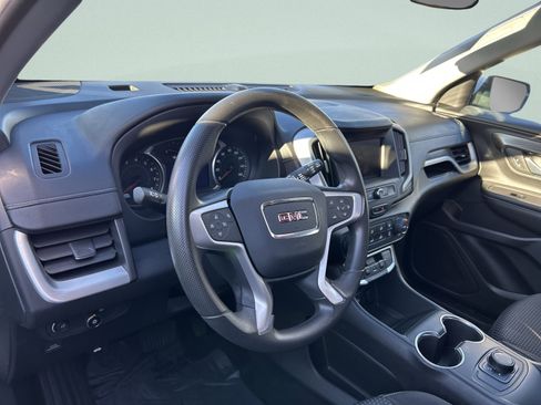 Used 2022 GMC Terrain SLE image 13