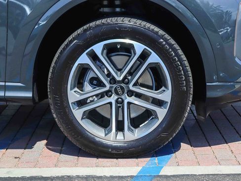 Certified 2025 Audi Q5 Premium w/ Convenience Package AWD/4WD image 10
