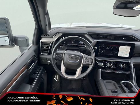 Used 2025 GMC Sierra 3500 Denali w/ Denali Reserve Package AWD/4WD image 14
