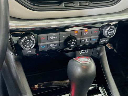 Used 2022 Jeep Compass Limited w/ Sun and Sound Group AWD/4WD image 15