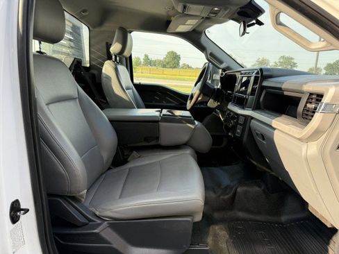 Used 2023 Ford F550 4x4 Regular Cab Super Duty image 10