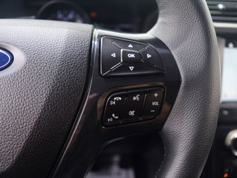 Used 2018 Ford Explorer XLT w/ Equipment Group 202A image 5