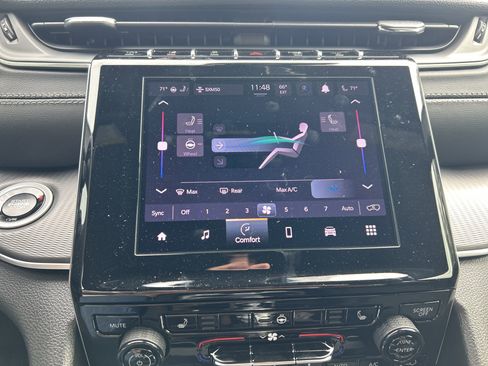 New 2025 Jeep Grand Cherokee Altitude image 31