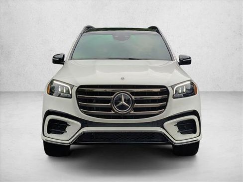 Used 2024 Mercedes-Benz GLS 450 4MATIC image 2