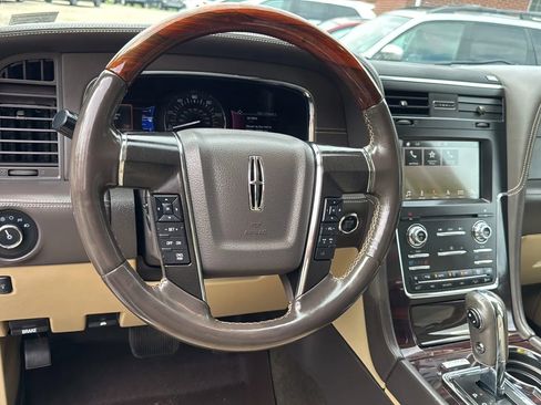 Used 2017 Lincoln Navigator L Reserve image 9