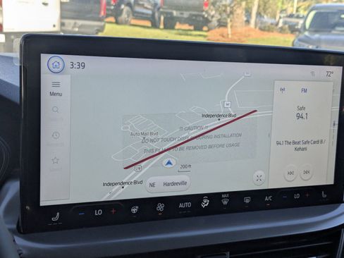 New 2024 Ford Escape SE image 25