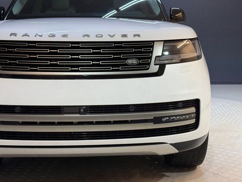 Used 2024 Land Rover Range Rover Long Wheelbase SE image 21