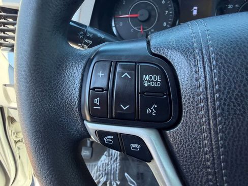 Used 2017 Toyota Sienna LE AWD/4WD image 17