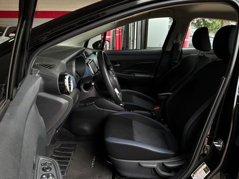 Used 2025 Nissan Versa SV FWD image 10